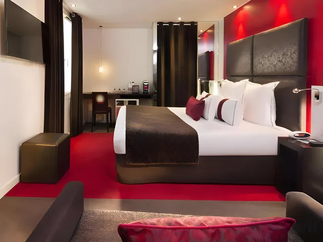 غرفة ثلاثية بسرير مزدوج وسرير فردي، Grand Hotel Saint Michel 1/1