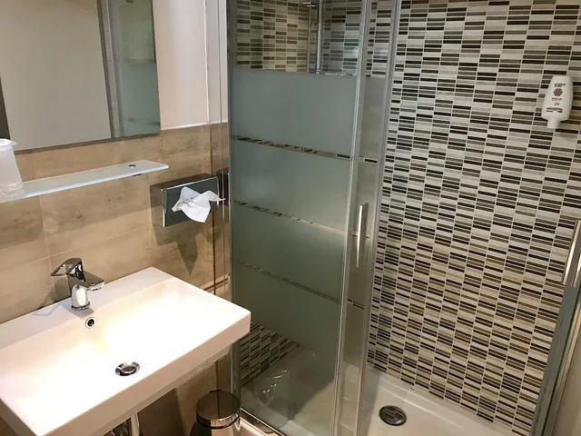 غرفة ثلاثية بسرير كوين وسرير فردي، Best Quality Hotel Politecnico 3/4
