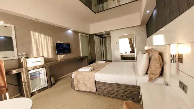 Superior, Suite, MOX Hotel 7/10