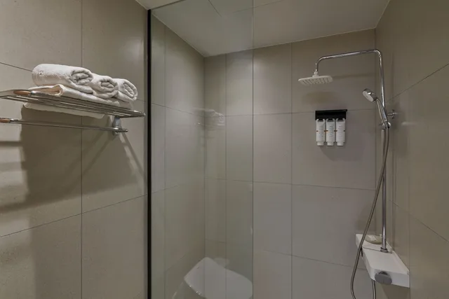 Standard, Queen Bed, City View, 88 Hotel 2/2