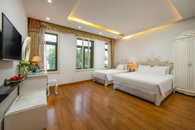 غرفة قياسية ثلاثية بسرير فردي، Kingly Hotel 1/1