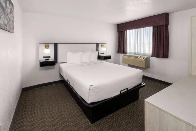 جناح بسريرين كوين بغرفة نوم واحدة، SYLO Hotel Denver Airport, a Ramada by Wyndham 3/5