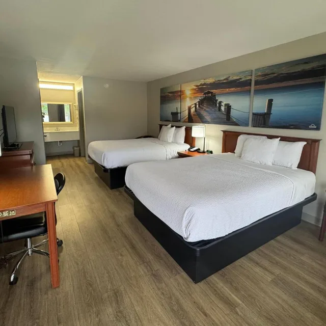 غرفة بسريرين كوين بحوض استحمام لذوي الإعاقة، Days Inn By Wyndham Lake City I-10 4/8