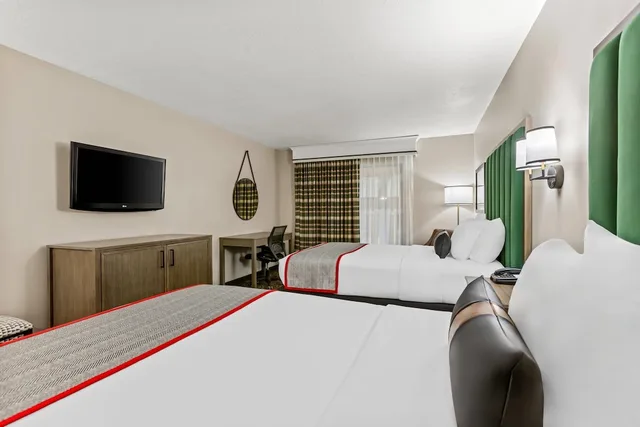 غرفة قياسية بسريرين مزدوجين بشرفة، Lumber Jack Lodge, Ascend Hotel Collection 1/9