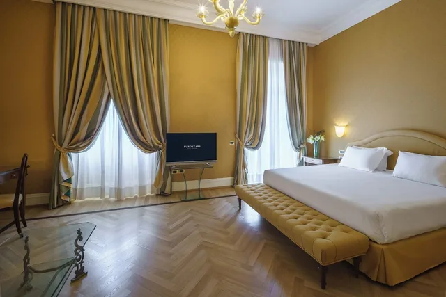 جناح جونيور بإطلالة على البحر، Eurostars Hotel Excelsior 1/8
