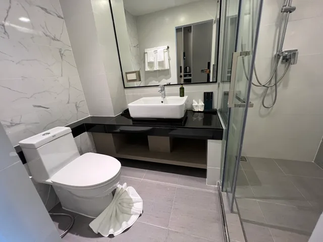 غرفة بريميير بسرير كينج، ARNI Skye Hotel 2/2