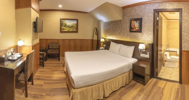 Superior, Double Bed, Kings Hotel Dalat 2/3