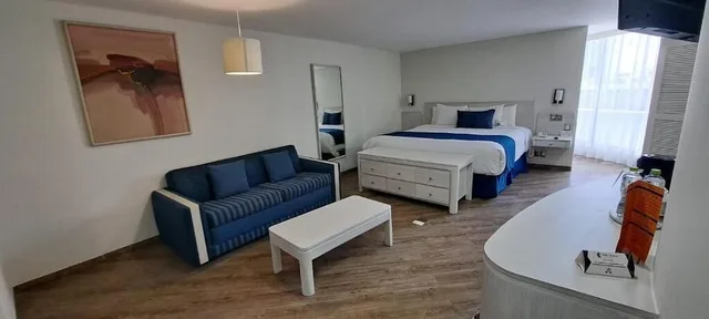 جناح جونيور بسرير كينج، Hotel Century Reforma 3/7