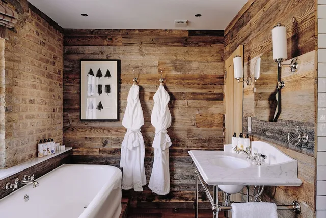 لوفت فاخر بسرير كوين، Artist Residence London 7/9