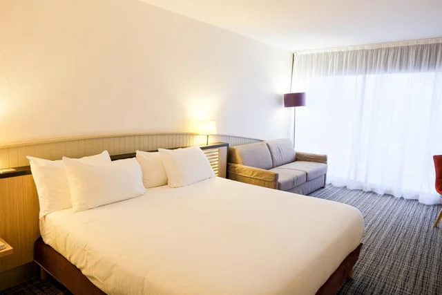 Room, Double Bed, Lateral Side Sea View، Thalazur Antibes - Hotel & Spa 3/5