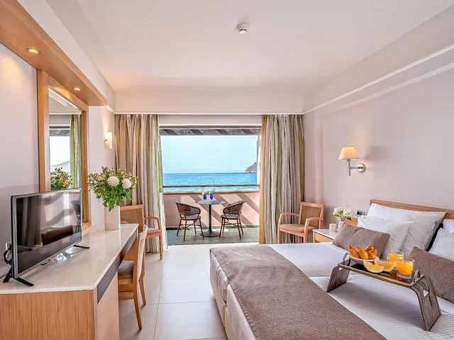 غرفة قياسية بسرير مزدوج، Porto Platanias Beach Resort & Spa 1/6