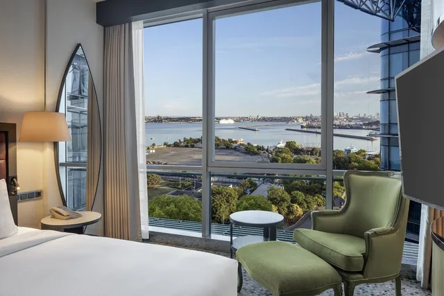 Deluxe, Twin Beds, Sea View, Bathtub, Doubletree By Hilton Hotel Istanbul - Moda 7/10