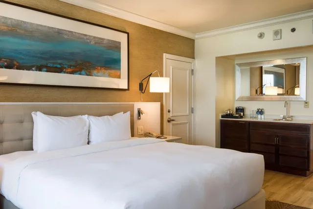 Room, Double Bed, Bay View، Hilton Barbados Resort 1/8