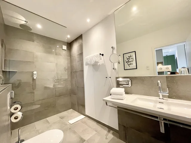 Deluxe, Penthouse, Apartment, King Bed، Zeitwohnhaus Suite Hotel Serviced Apartments 1/1