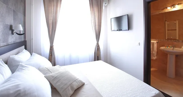 غرفة اقتصادية بسرير كوين، Garni Hotel Vozarev 2/6