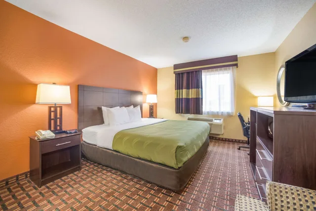 غرفة قياسية بسرير كينج، Quality Inn O'Fallon IL - St. Louis 2/9