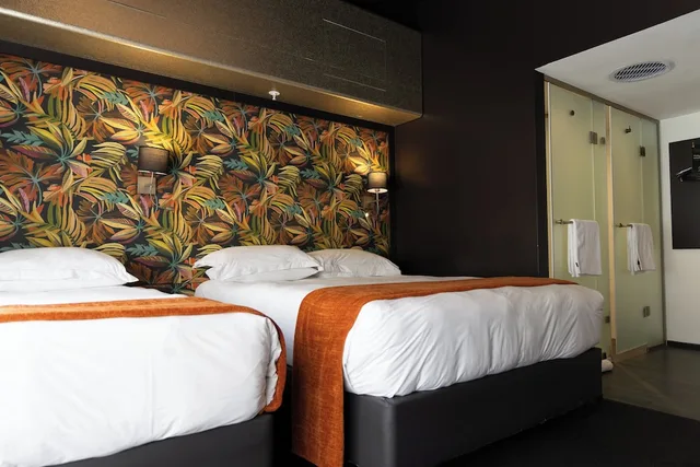 غرفة عائلية بسرير كوين وسرير فردي، Signature Lux Hotel By Onomo Foreshore 4/10