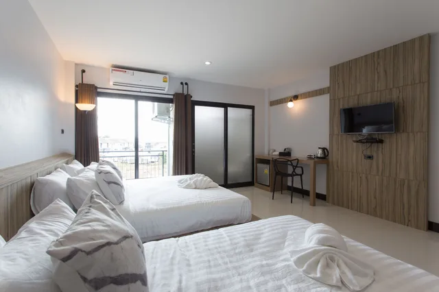 غرفة ثلاثية بسرير مزدوج وسرير فردي، Well Timed Hotel 2/3