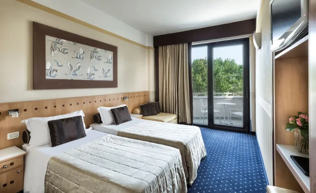غرفة سوبيريور بسرير كوين، Hotel Sporting Rimini 2/3
