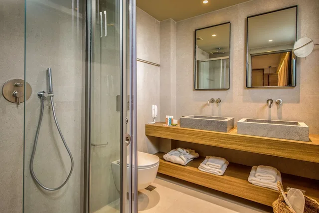 جناح جونيور بسرير كوين بجاكوزي، Dom Boutique Hotel 8/10