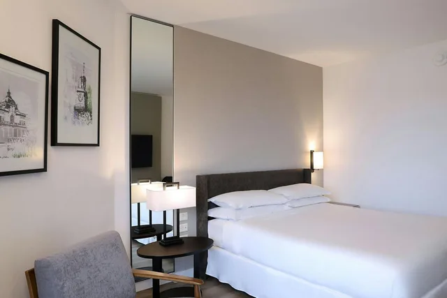 Guest Room, Superior, King Bed, Pool Access, Sheraton Buenos Aires Hotel And Convention Center 1/10