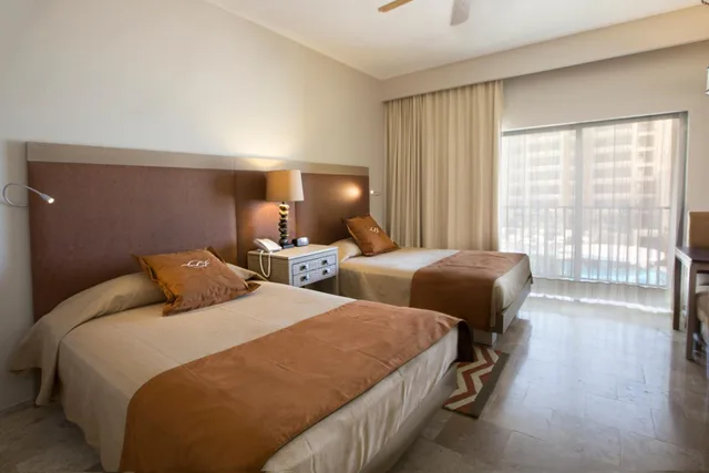 2 Bedrooms, Suite, 1 King and 2 Double Beds, Ocean View, The Royal Sands All Inclusive Resort & Spa 2/4