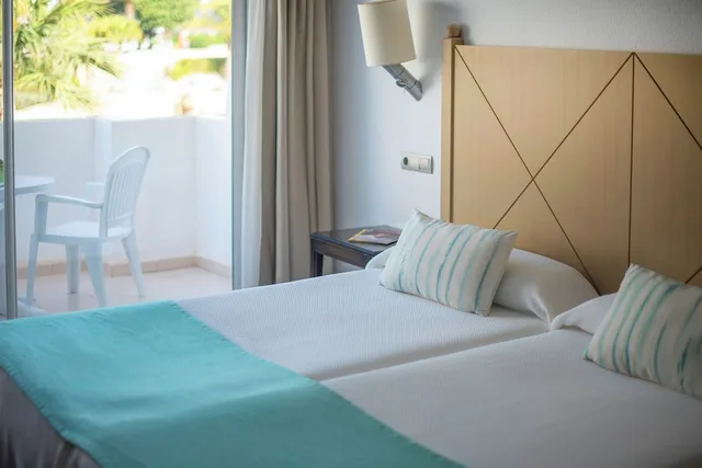 غرفة قياسية بسرير مزدوج، Blau Punta Reina 3/3