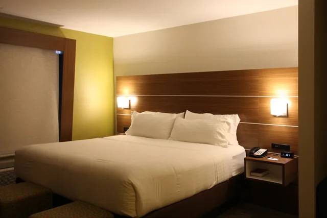 غرفة بسرير كينج، Holiday Inn Express Branford-New Haven 4/6