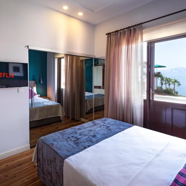 غرفة ديلوكس بسرير مزدوج بإطلالة على البحر بشرفة، Mono Hotel 3/10