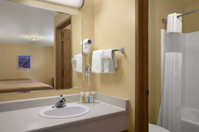 جناح استوديو بسرير كوين، Travelodge by Wyndham Wenatchee 9/10