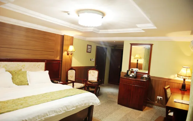 غرفة عائلية بسرير كينج وسريرين منفصلين، R & A CITY HOTEL 1/2