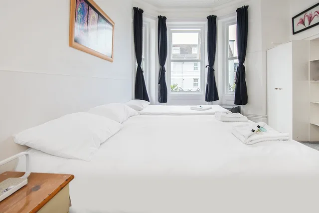 غرفة قياسية بسريرين منفصلين، OYO The Lodge Bournemouth 5/7