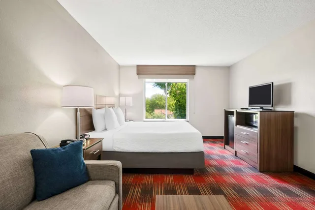 غرفة بسرير كينج، Best Western Dartmouth-New Bedford 1/3