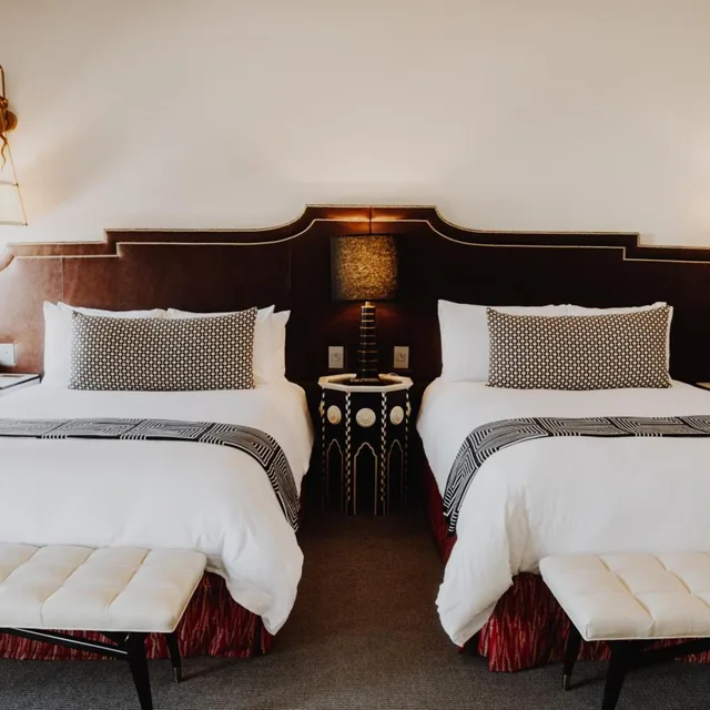 غرفة قياسية بسرير كوين، HOTEL CALIFORNIAN 3/4