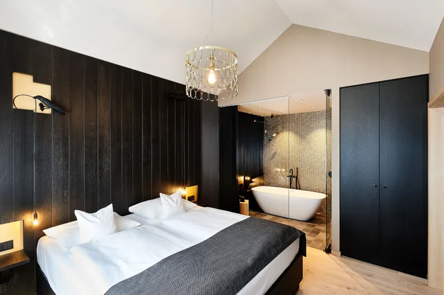 جناح بسرير كينج مع أريكة، Hotel Zugbruecke Grenzau 2/2