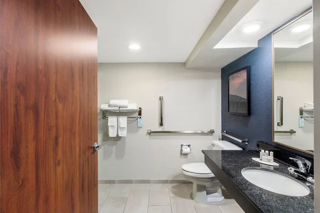 غرفة بسريرين كوين مع أريكة، Fairfield Inn Evansville East 3/3