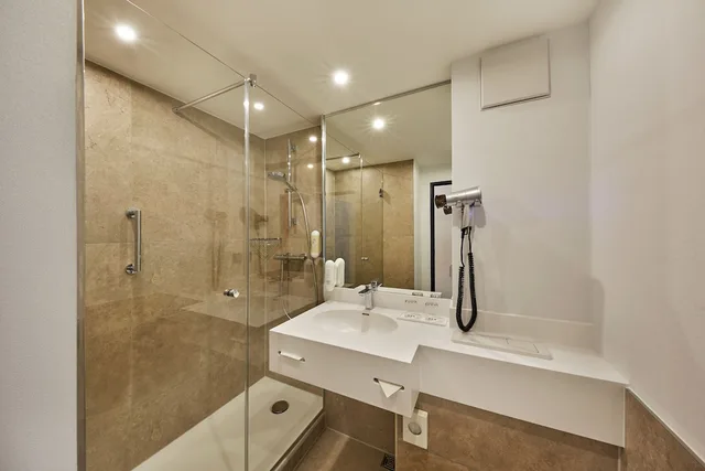 Superior, Twin Beds, H Hotel Koln Bruhl 8/10