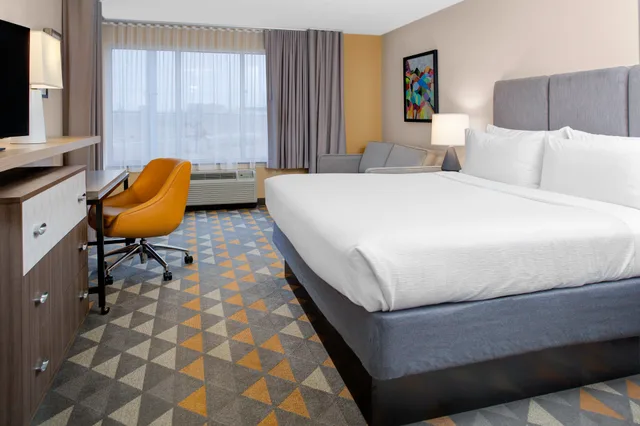 Leisure, King Bed، Holiday Inn Hotel & Suites Lima 1/1