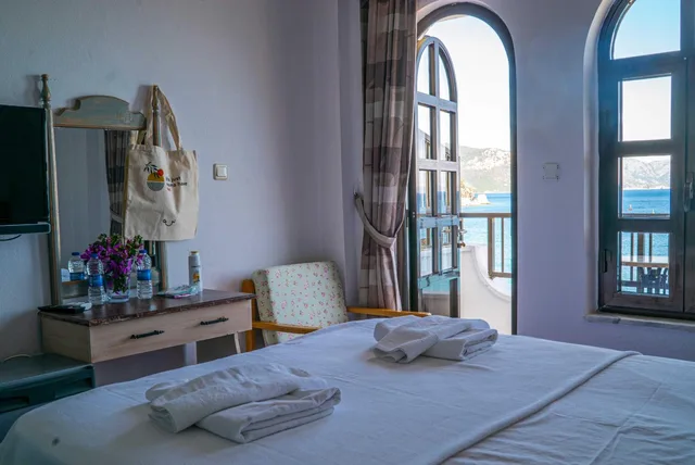 غرفة بسرير مزدوج أو سريرين منفصلين بإطلالة على البحر، Diplomat Hotel 2/10