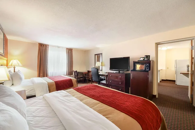 Suite, 2 Queen Beds, Quality Inn Kingsville Hwy 77 1/2