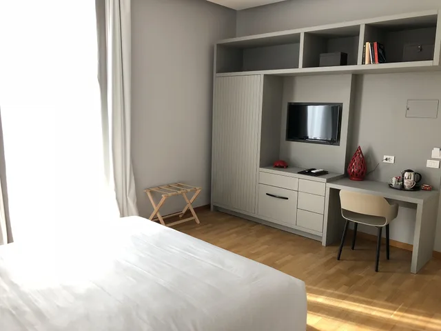 Standard, King Bed, 200 Rooms And Terrace 2/6