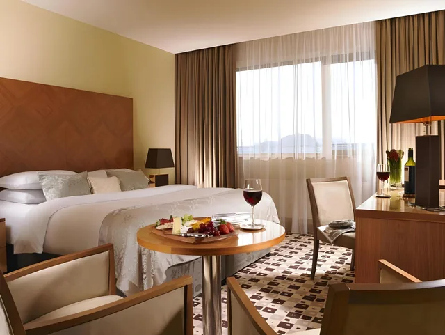 Room, Single, The Connacht Hotel 1/1