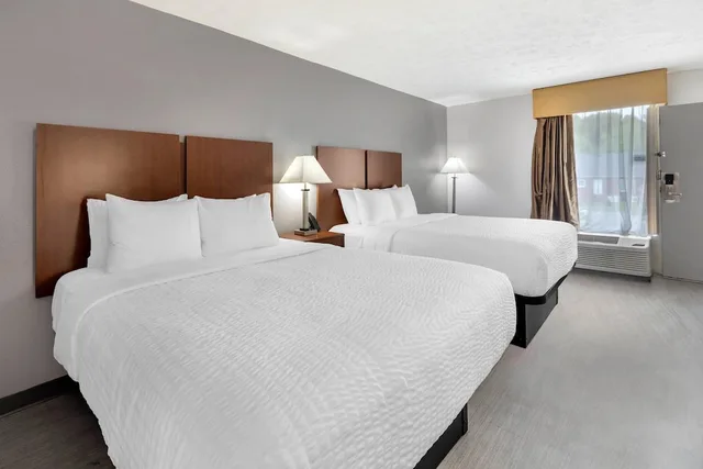 غرفة بسريرين كوين لذوي الإعاقة، Clarion Pointe Morrow - Atlanta South 4/6