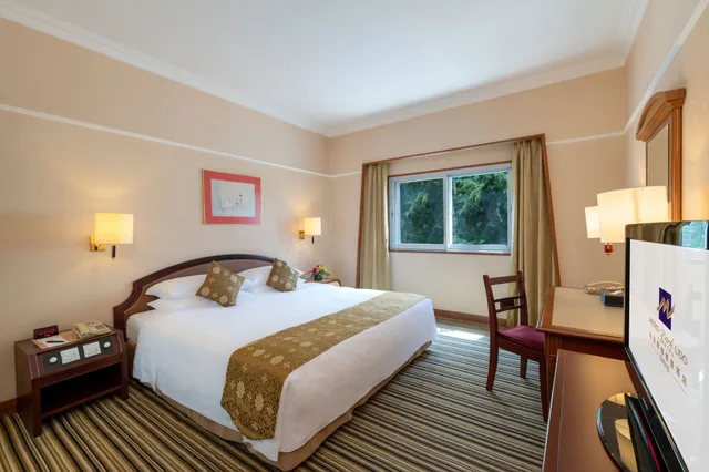 1 Bedroom, Suite, King Bed, Metropark Lido Hotel 4/9