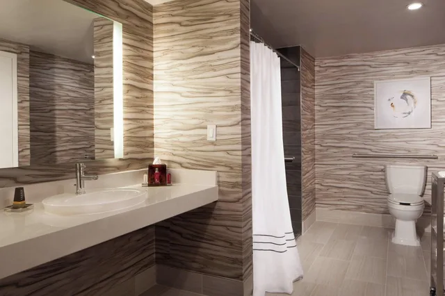 غرفة بسرير مزدوج لذوي الإعاقة، Marriott Research Triangle Park 2/4