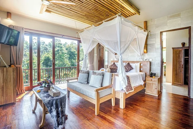 جناح فاخر، Munduk Moding Plantation 6/10