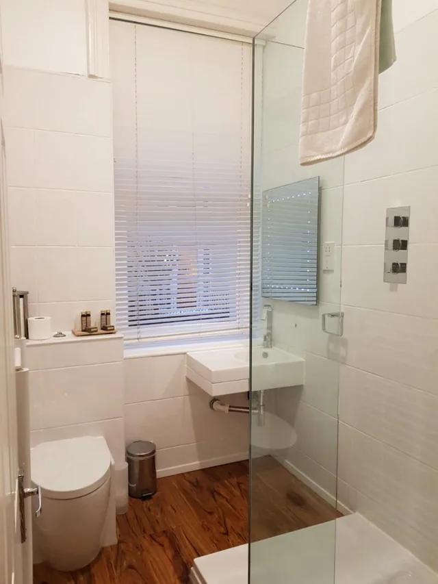 Deluxe, Double Bed, Paskins Brighton 2/3