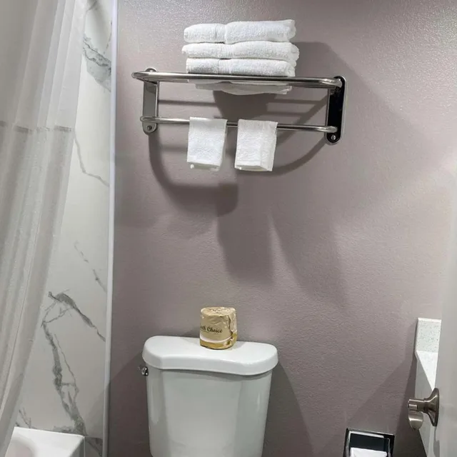 2 Queen Beds - Non-Smoking, Micfridge، Motel6 Bullhead City, AZ 4/7