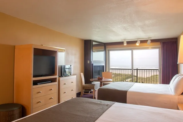 غرفة بسريرين كوين بإطلالة على البحر، Hi Tide Oceanfront Inn 4/4