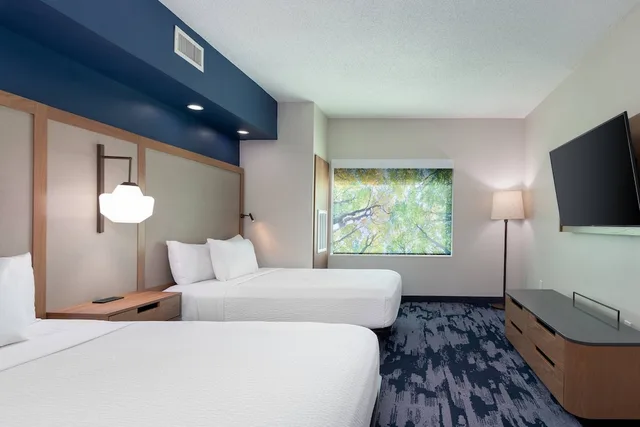 جناح بسريرين كوين بغرفة نوم واحدة مع أريكة لذوي الإعاقة، Fairfield Inn & Suites By Marriott Atlanta Stonecrest 2/3